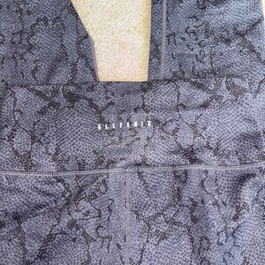 All-fenix Women's Black and Grey Leggings